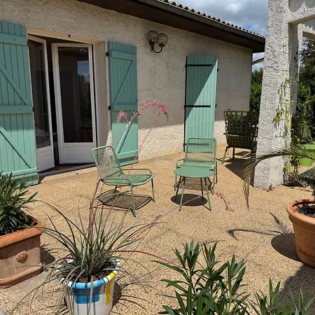 T3 Cosy Piscine, Spa, Parking